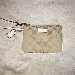 Wristlet